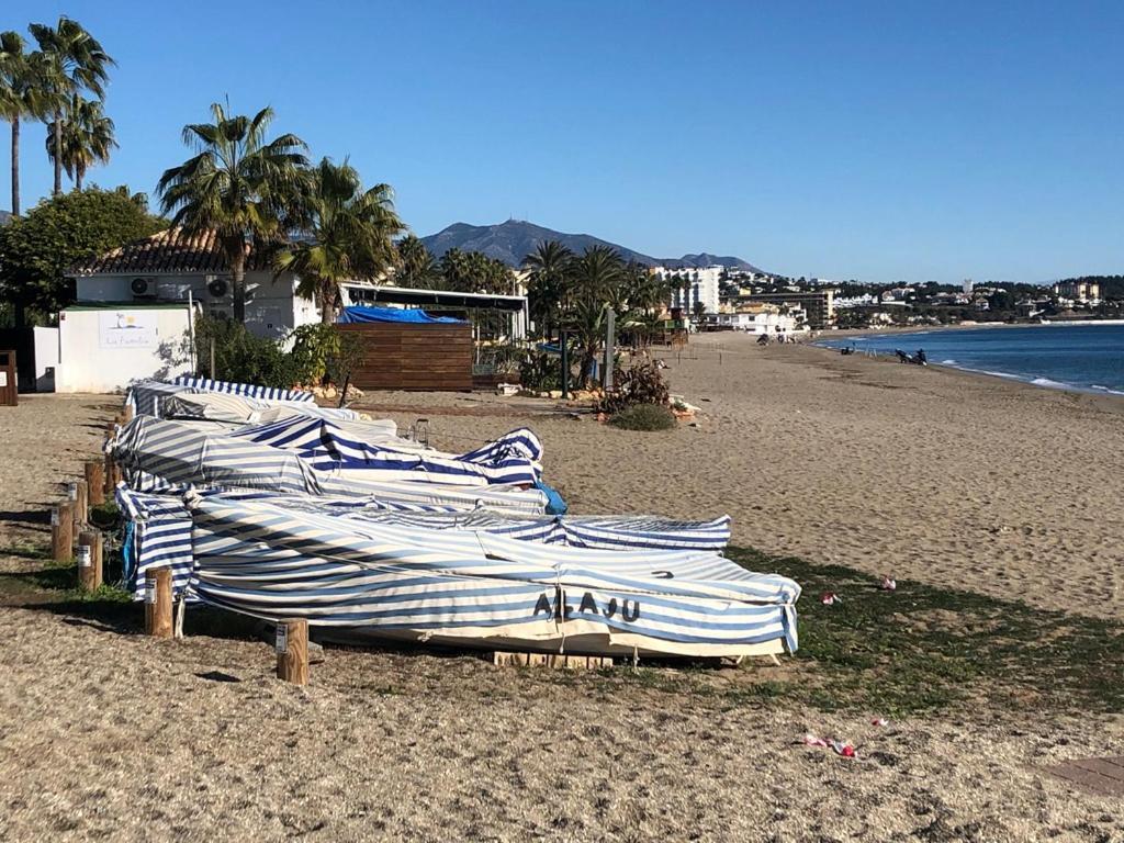 La Cala Beach Home - Beachfront Few Steps Away From Sandy Beach 卡拉德米哈斯 外观 照片