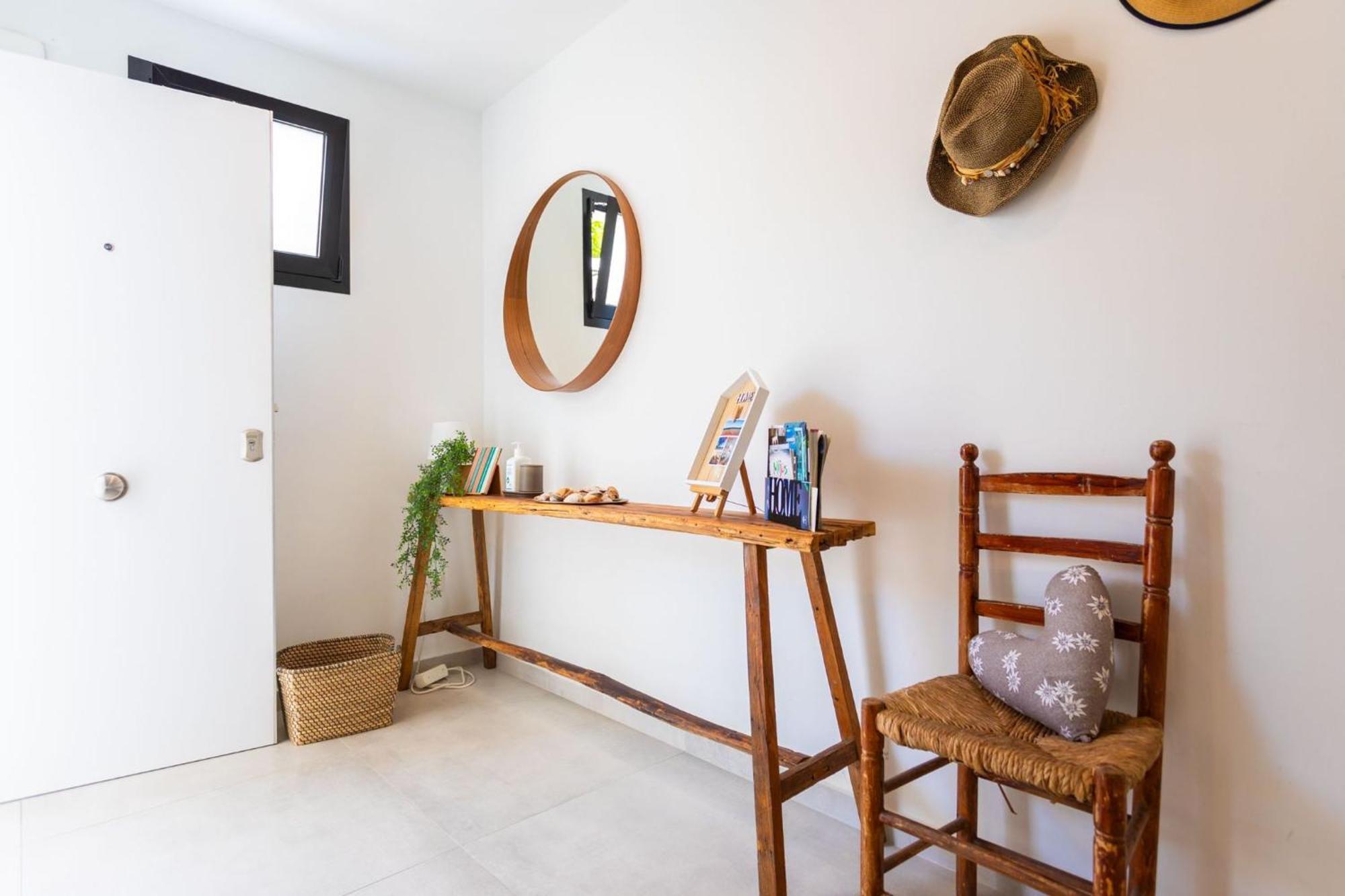 La Cala Beach Home - Beachfront Few Steps Away From Sandy Beach 卡拉德米哈斯 外观 照片