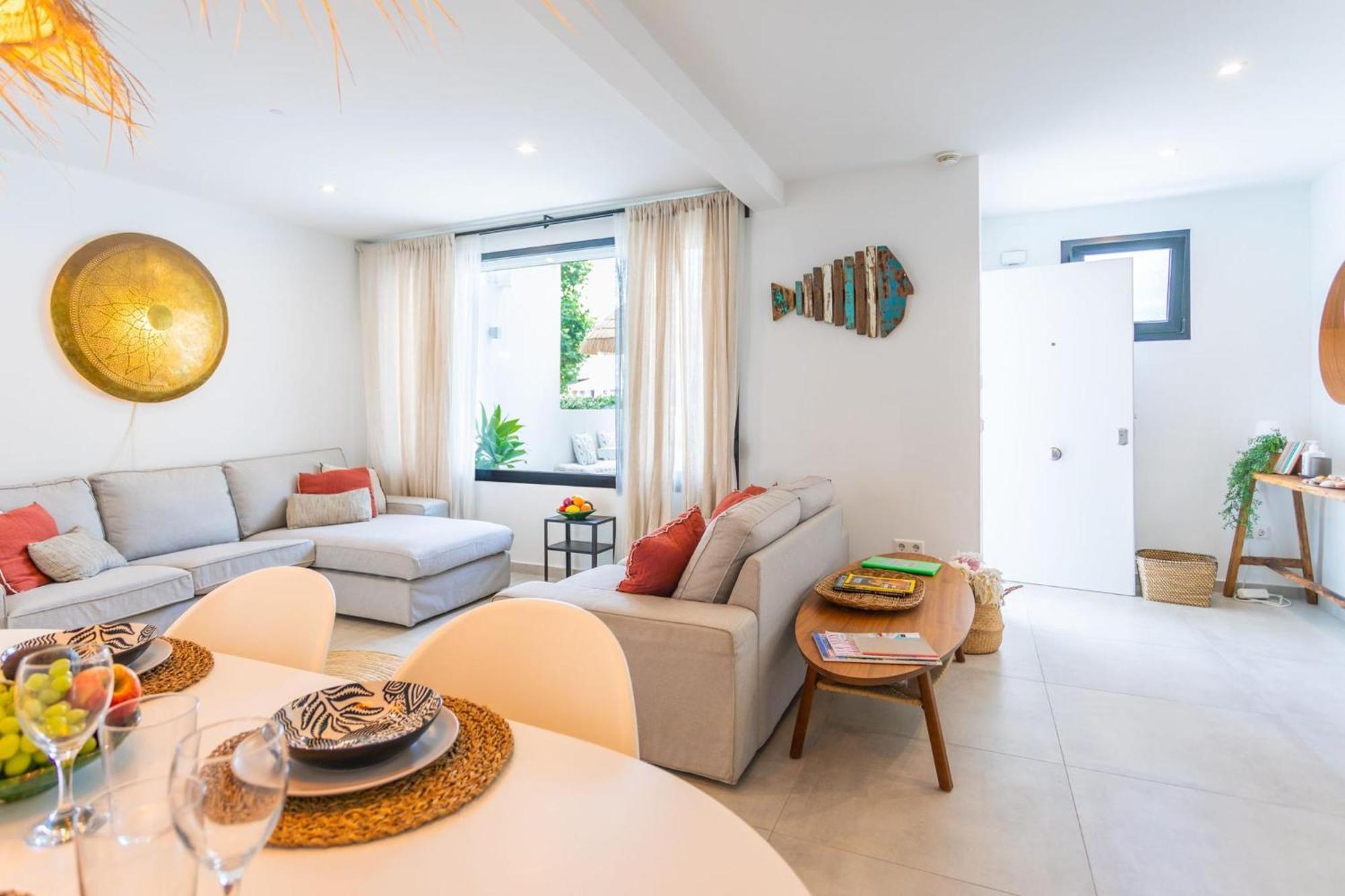La Cala Beach Home - Beachfront Few Steps Away From Sandy Beach 卡拉德米哈斯 外观 照片