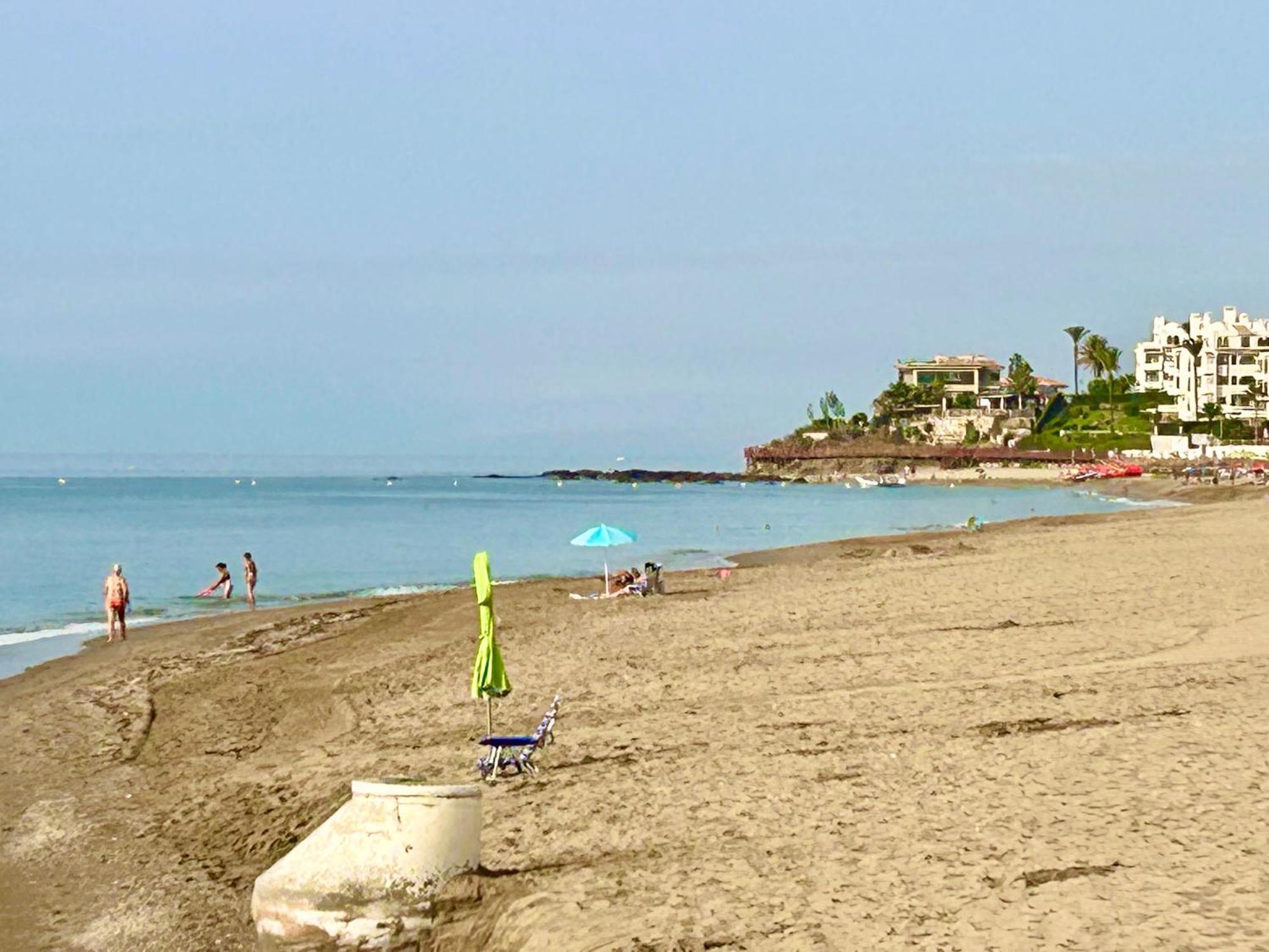 La Cala Beach Home - Beachfront Few Steps Away From Sandy Beach 卡拉德米哈斯 外观 照片