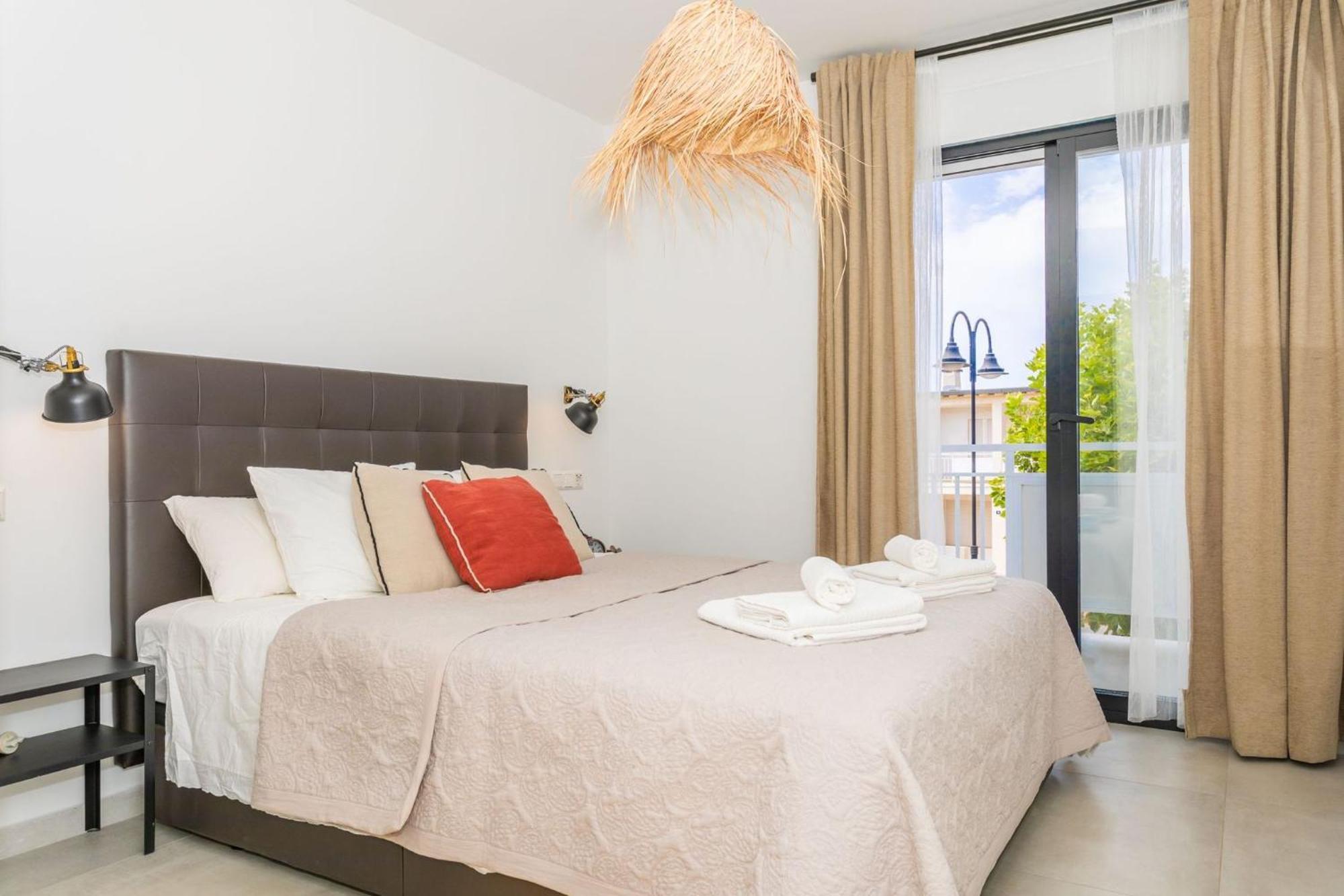 La Cala Beach Home - Beachfront Few Steps Away From Sandy Beach 卡拉德米哈斯 外观 照片