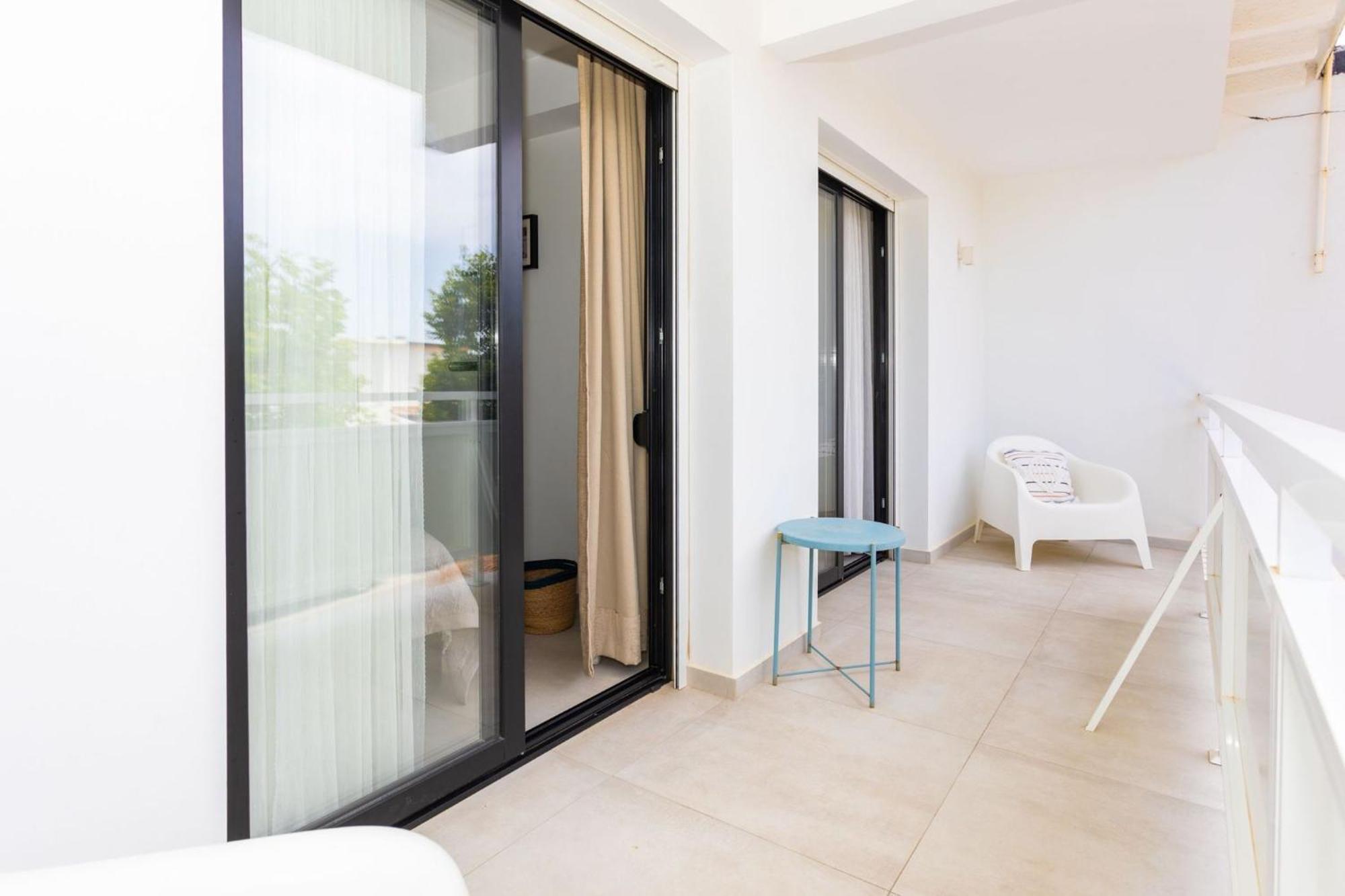 La Cala Beach Home - Beachfront Few Steps Away From Sandy Beach 卡拉德米哈斯 外观 照片