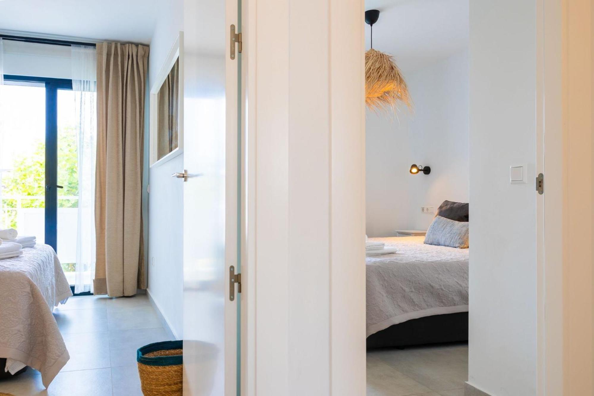 La Cala Beach Home - Beachfront Few Steps Away From Sandy Beach 卡拉德米哈斯 外观 照片