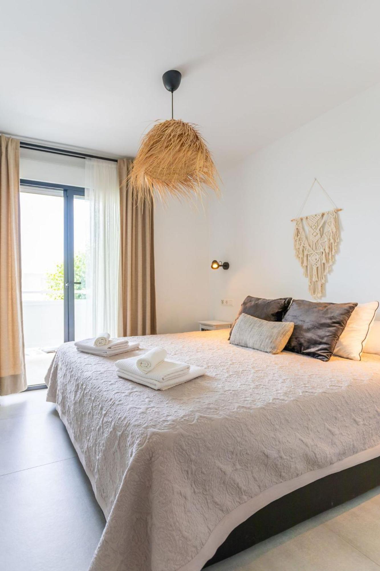 La Cala Beach Home - Beachfront Few Steps Away From Sandy Beach 卡拉德米哈斯 外观 照片